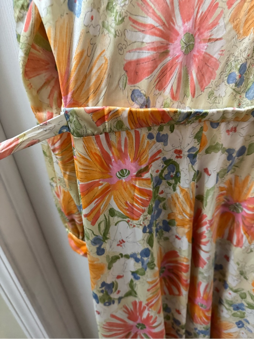 60s Olga Flower Burst Wrap Robe and Night Gown Set - Small 32 - Picture 13 of 14